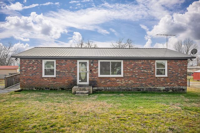 611 Estes St, Smithville, TN 37166