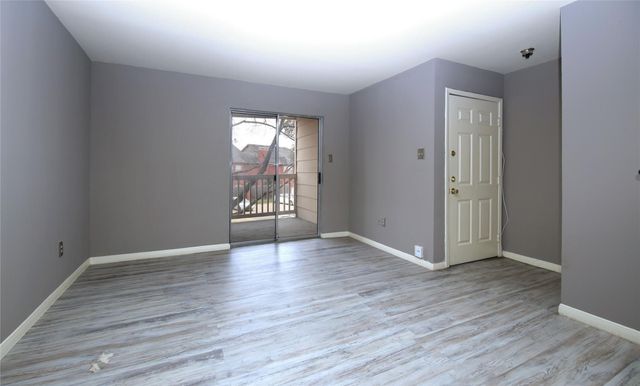 2626 Holly Hall Street 511, Houston, TX 77054