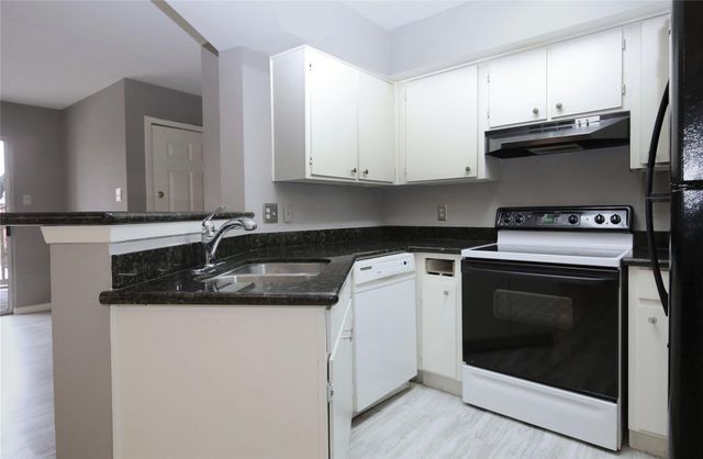 2626 Holly Hall Street 511, Houston, TX 77054