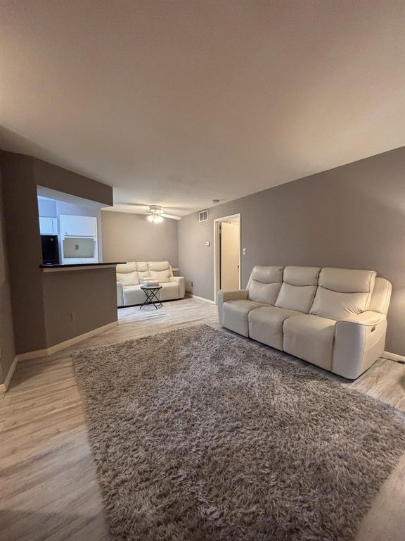 2626 Holly Hall Street 511, Houston, TX 77054