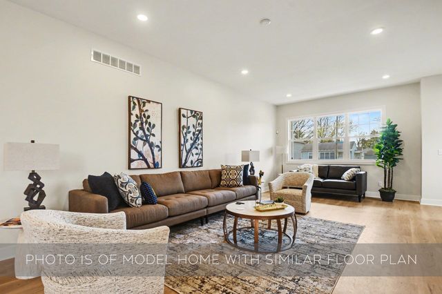 1249 Corby Boulevard A, South Bend, IN 46617