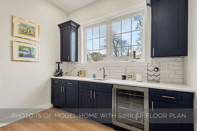 1249 Corby Boulevard A, South Bend, IN 46617