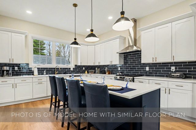 1249 Corby Boulevard A, South Bend, IN 46617