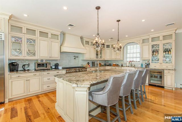 12 Maple Drive, North Caldwell, NJ 07006