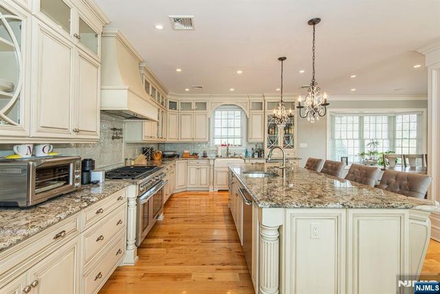 12 Maple Drive, North Caldwell, NJ 07006