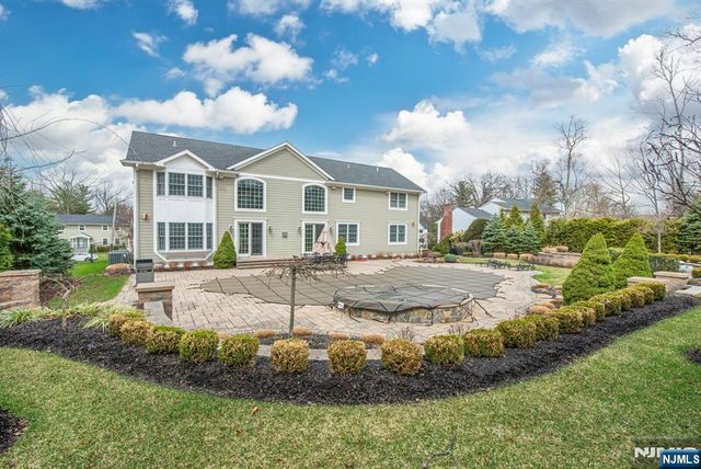 12 Maple Drive, North Caldwell, NJ 07006