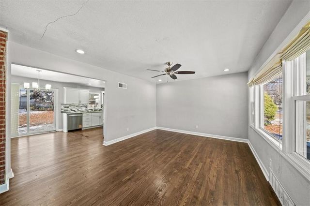 7726 Summit Street, Kansas City, MO 64114