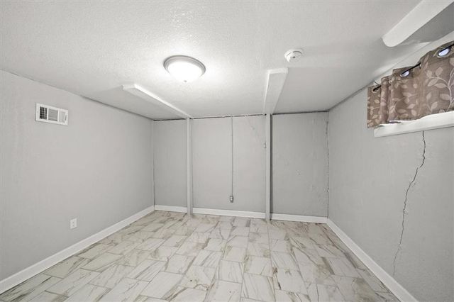 7726 Summit Street, Kansas City, MO 64114