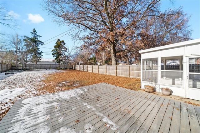 7726 Summit Street, Kansas City, MO 64114