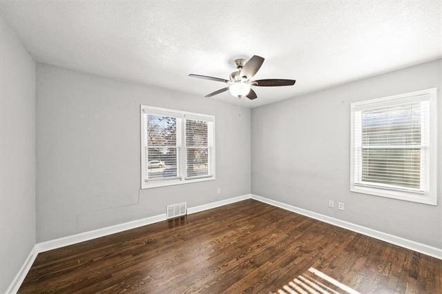 7726 Summit Street, Kansas City, MO 64114