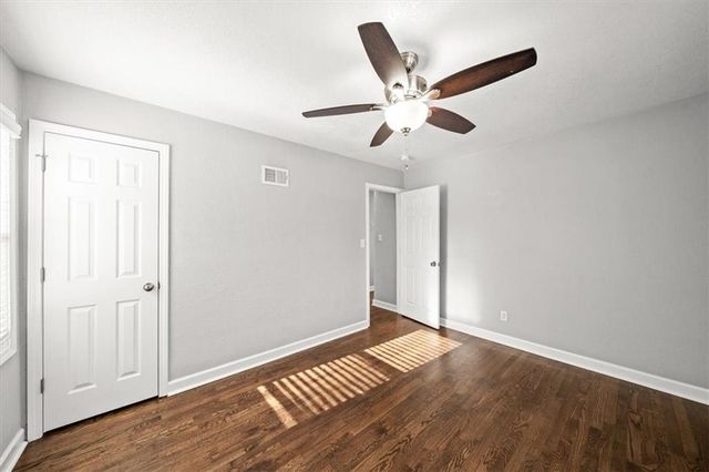 7726 Summit Street, Kansas City, MO 64114