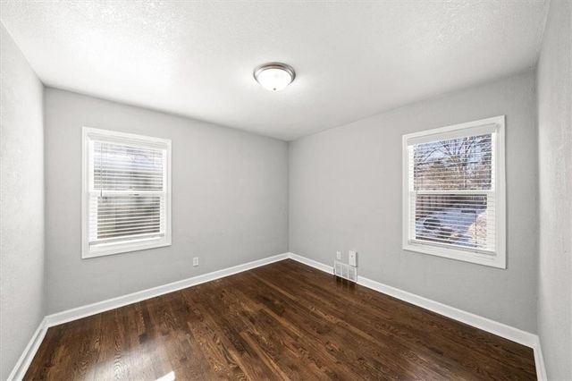 7726 Summit Street, Kansas City, MO 64114