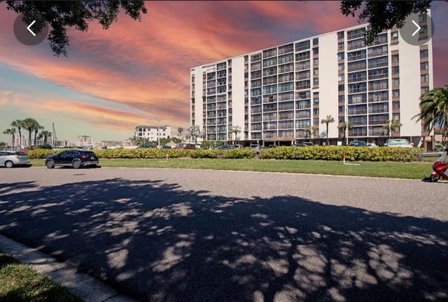 255 DOLPHIN POINT 2, Clearwater Beach, FL 33767