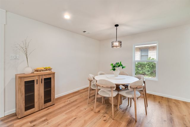 729 Town Creek Drive, Dallas, TX 75232