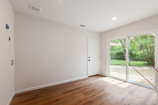729 Town Creek Drive, Dallas, TX 75232