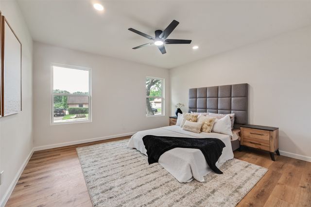 729 Town Creek Drive, Dallas, TX 75232