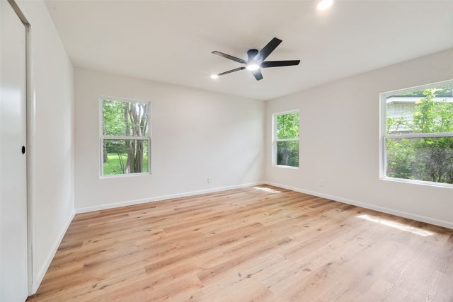 729 Town Creek Drive, Dallas, TX 75232