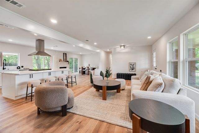 729 Town Creek Drive, Dallas, TX 75232