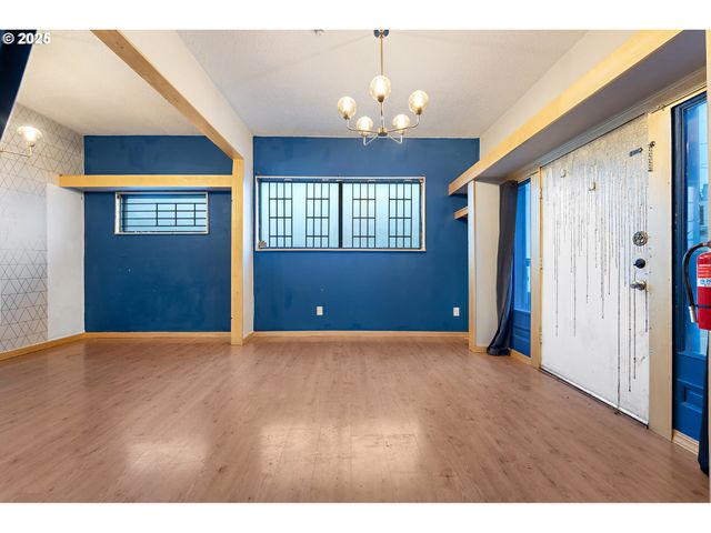 6530 Ne M L KING Blvd, Portland, OR 97211