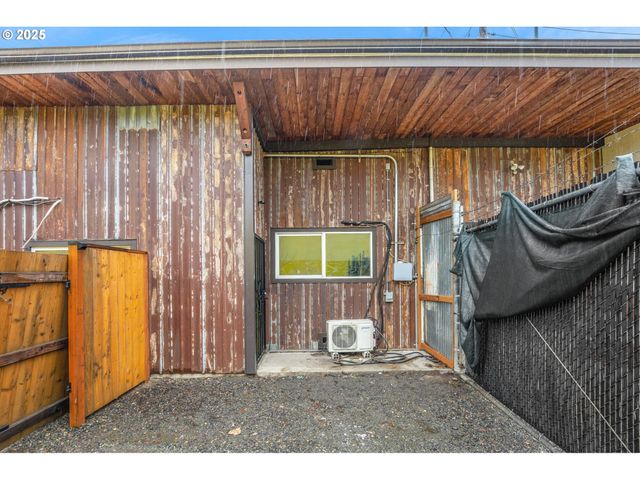 6530 Ne M L KING Blvd, Portland, OR 97211