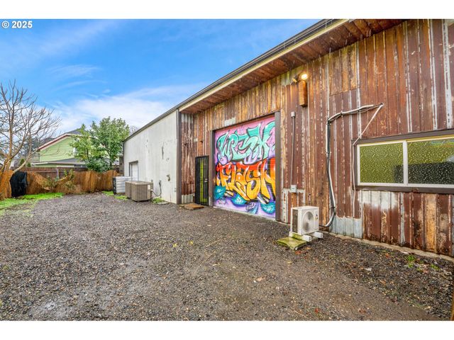 6530 Ne M L KING Blvd, Portland, OR 97211