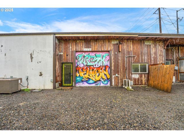 6530 Ne M L KING Blvd, Portland, OR 97211