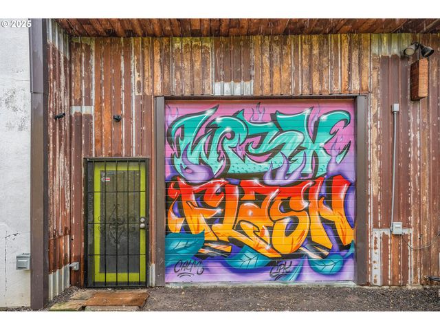 6530 Ne M L KING Blvd, Portland, OR 97211