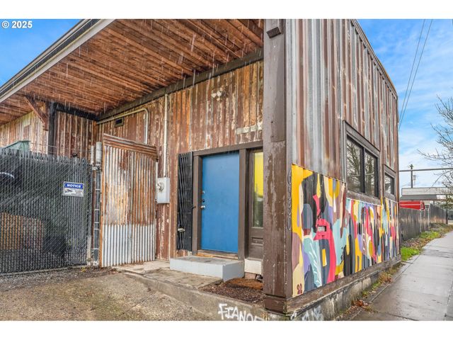 6530 Ne M L KING Blvd, Portland, OR 97211
