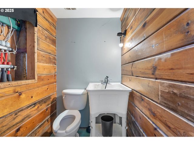 6530 Ne M L KING Blvd, Portland, OR 97211