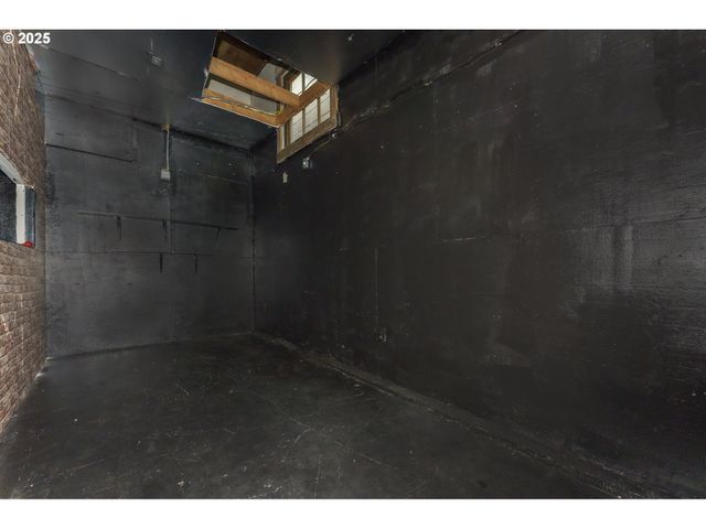 6530 Ne M L KING Blvd, Portland, OR 97211