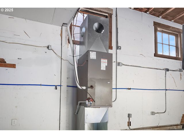 6530 Ne M L KING Blvd, Portland, OR 97211