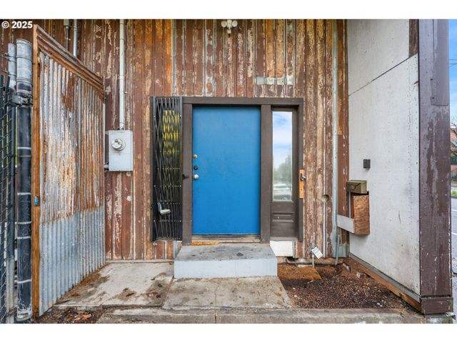 6530 Ne M L KING Blvd, Portland, OR 97211