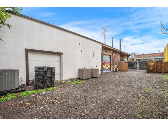 6530 Ne M L KING Blvd, Portland, OR 97211