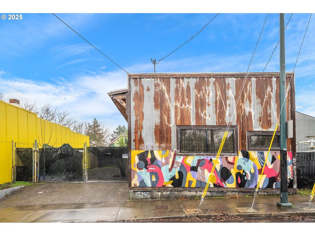 6530 Ne M L KING Blvd, Portland, OR 97211