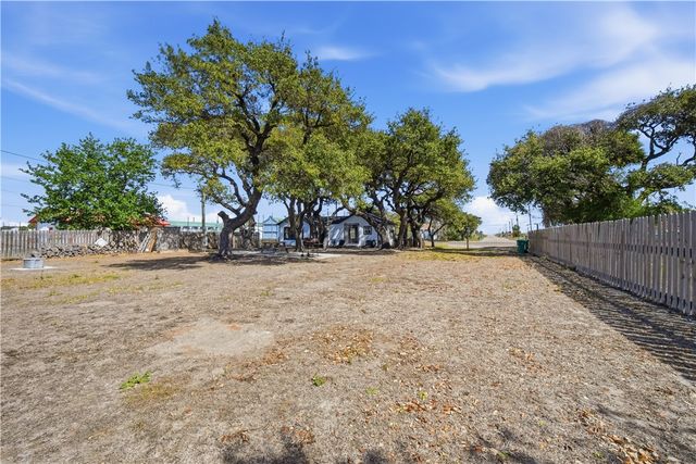 502 N Commercial St, Aransas Pass, TX 78336