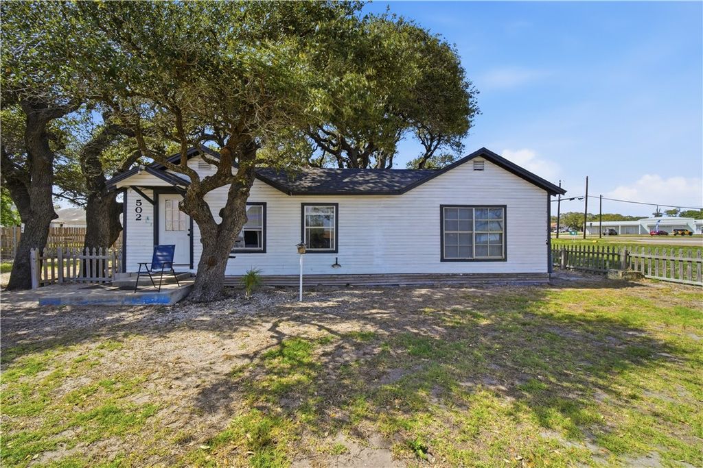 502 N Commercial St, Aransas Pass, TX 78336