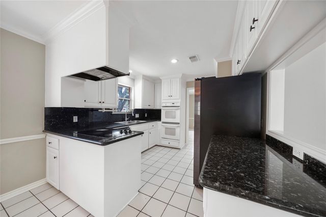 16121 Singapore Lane, Jersey Village, TX 77040