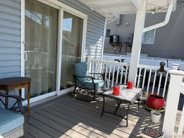 7 Meyer Avenue, Lawrence, NY 11559