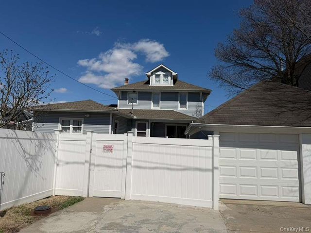 7 Meyer Avenue, Lawrence, NY 11559