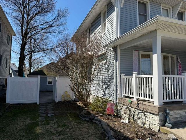 7 Meyer Avenue, Lawrence, NY 11559