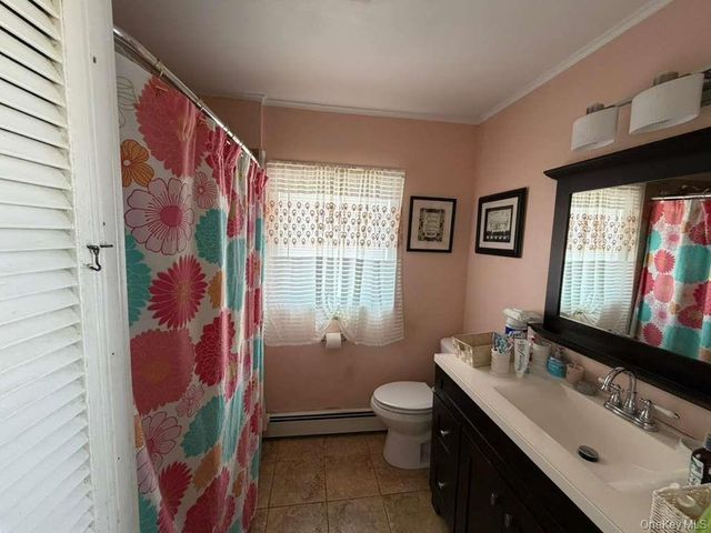 7 Meyer Avenue, Lawrence, NY 11559