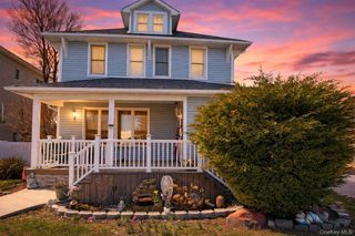7 Meyer Avenue, Lawrence, NY 11559