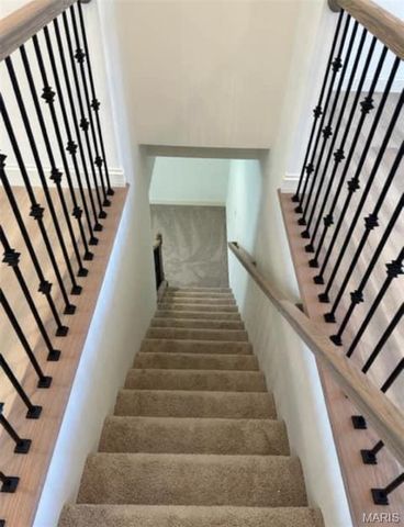 798 Canary Drive, Ballwin, MO 63021