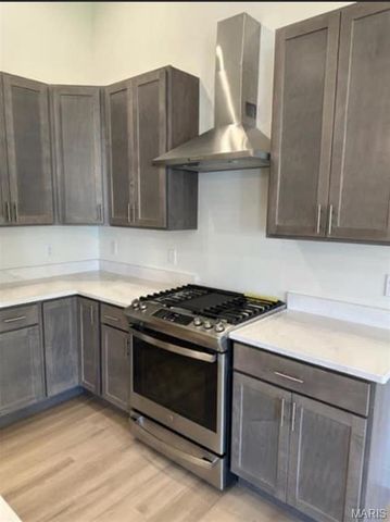 798 Canary Drive, Ballwin, MO 63021