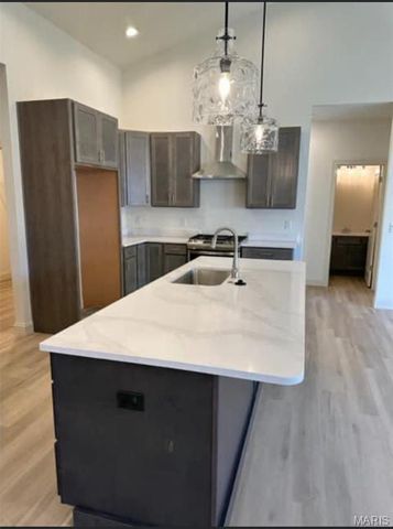 798 Canary Drive, Ballwin, MO 63021