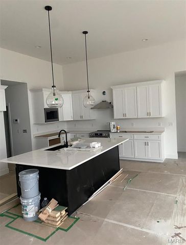 798 Canary Drive, Ballwin, MO 63021