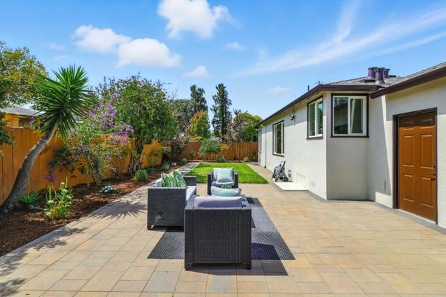 1022 E Santa Inez Avenue, San Mateo, CA 94401