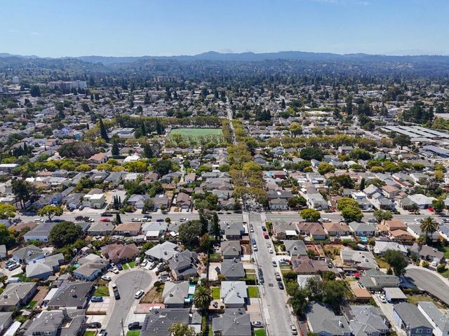 1022 E Santa Inez Avenue, San Mateo, CA 94401
