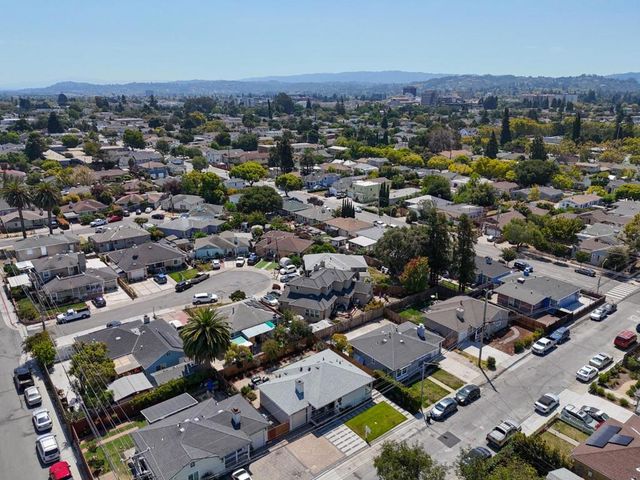 1022 E Santa Inez Avenue, San Mateo, CA 94401