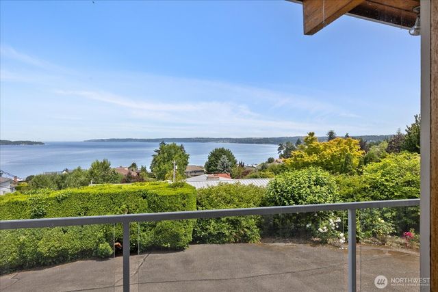 29852 Marine View Drive SW, Federal Way, WA 98023